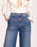 High-Waist Statement-Stitch Jeans for Effortless Style