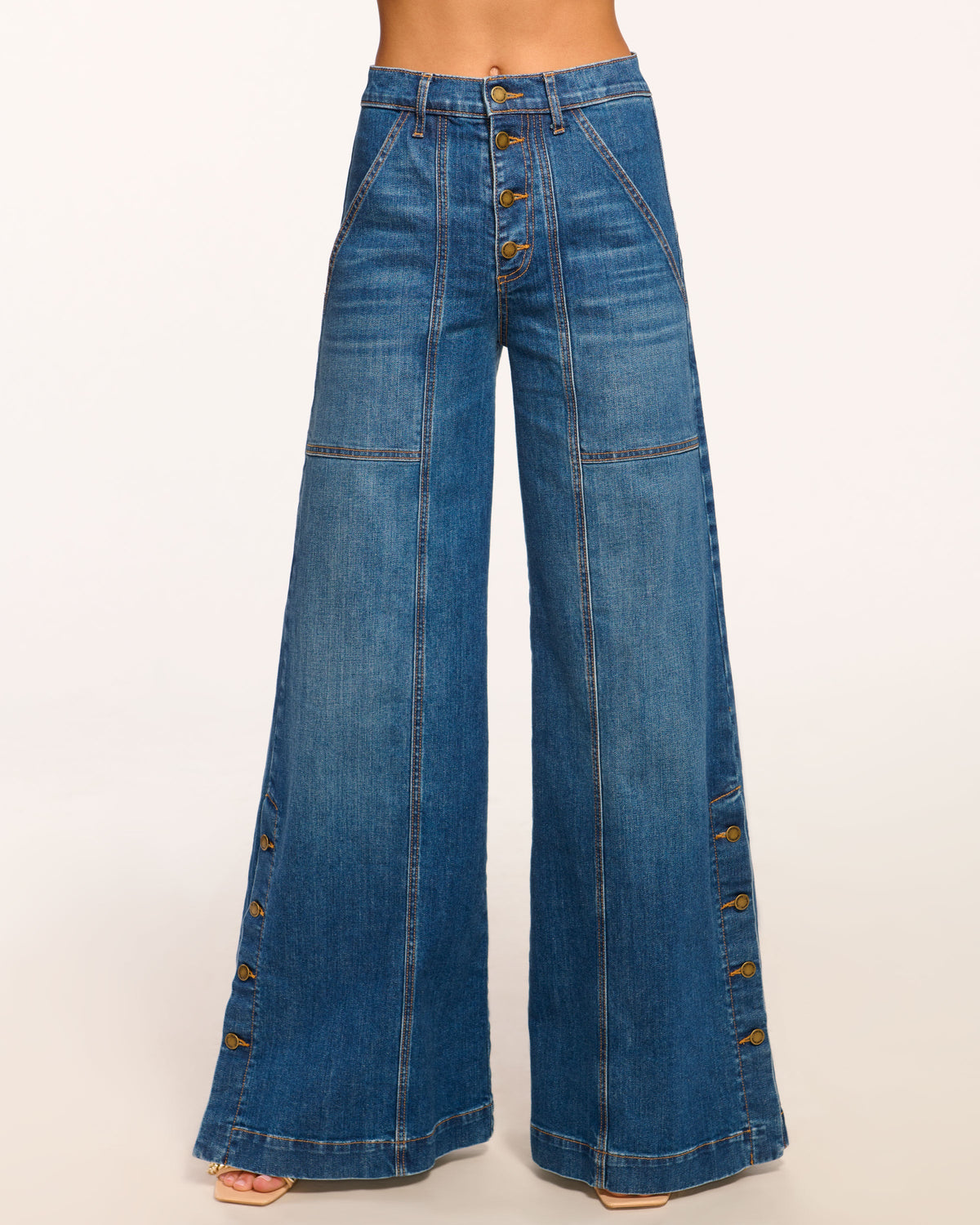 Bold Wide Leg Jean for Fall Date Night Style