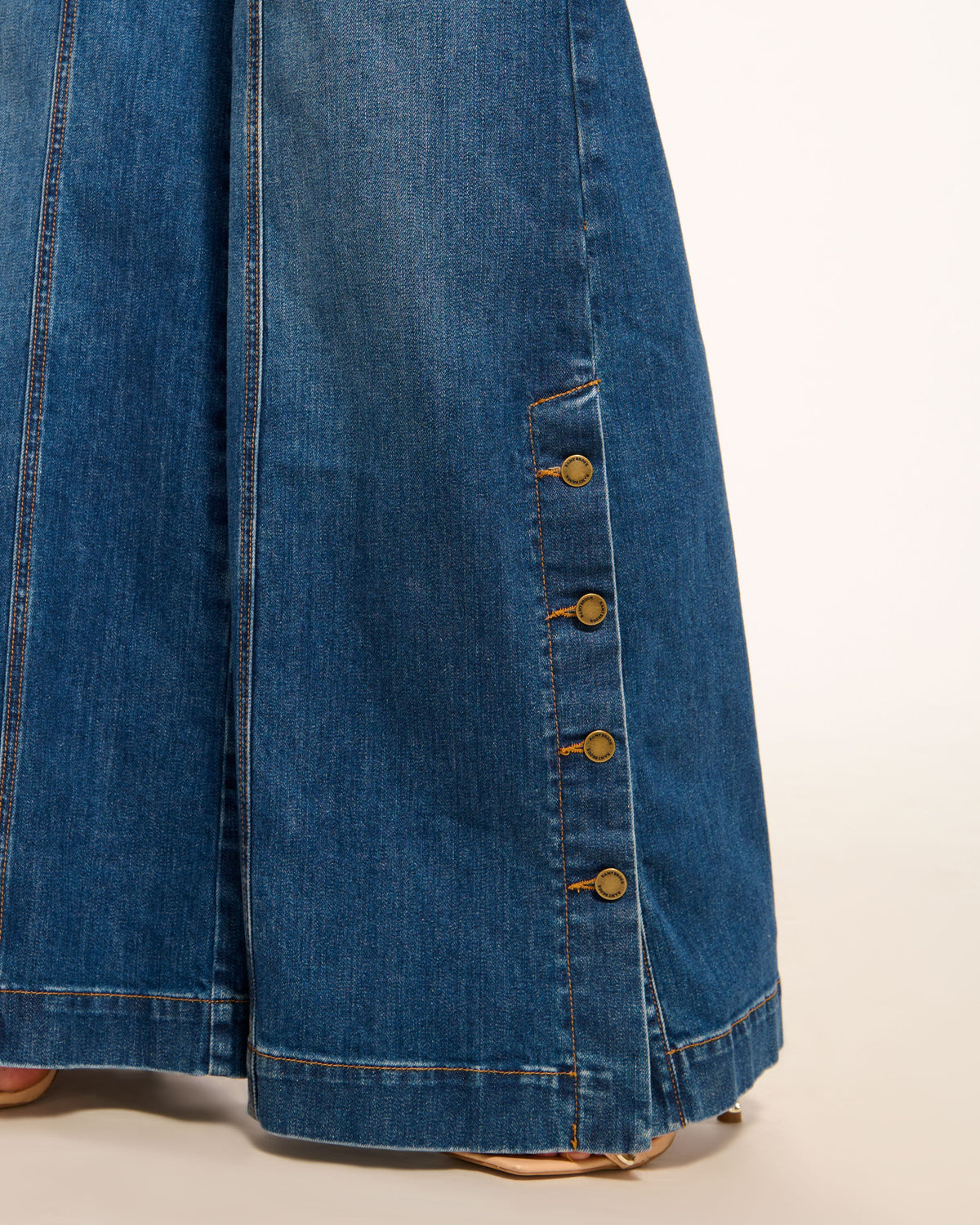 Bold Wide Leg Jean for Fall Date Night Style
