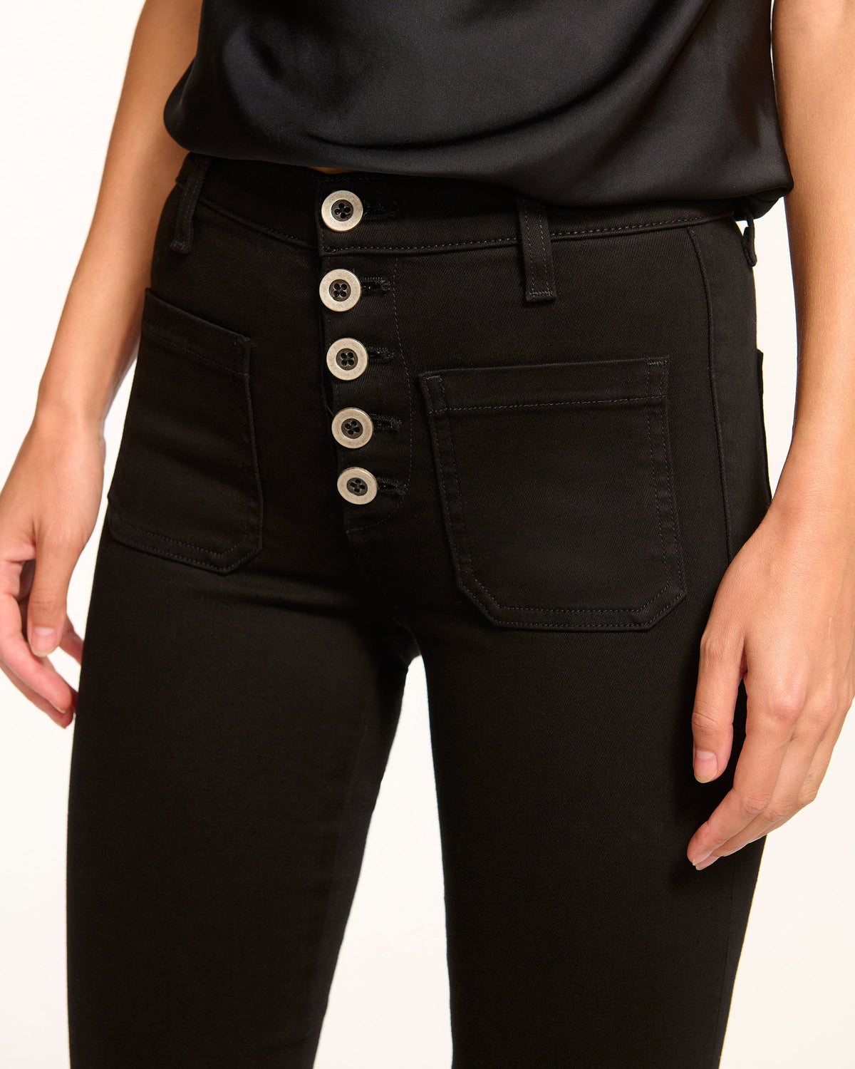 Vintage-Inspired Elongating Wide-Leg Jeans
